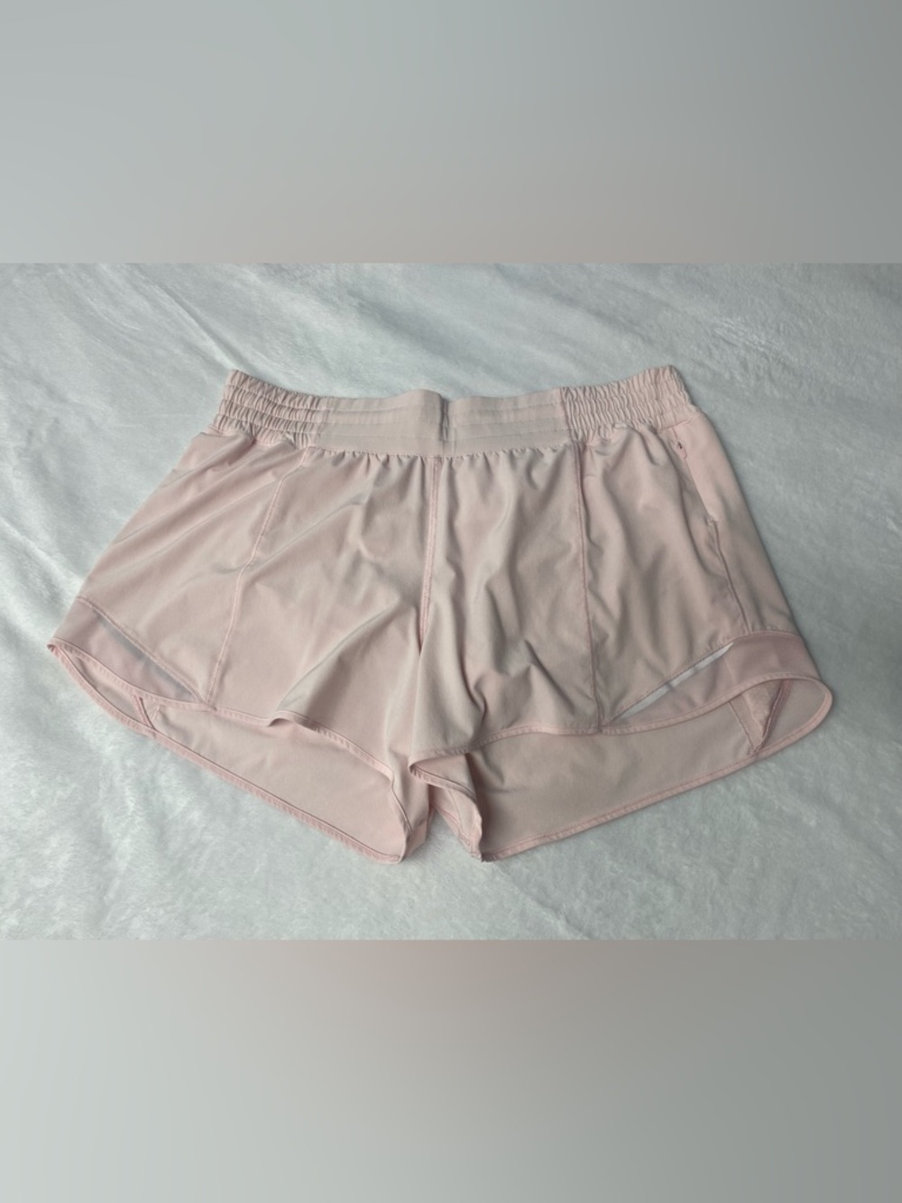Lululemon Hotty Hot Shorts High Rise 4” Inseam Size 14 Strawberry Milkshake